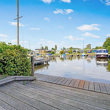 Waterfront Holiday Home With Jetty Boornzwaag over de Wielen エクステリア 写真