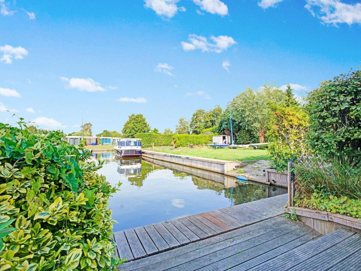 Waterfront Holiday Home With Jetty Boornzwaag over de Wielen エクステリア 写真