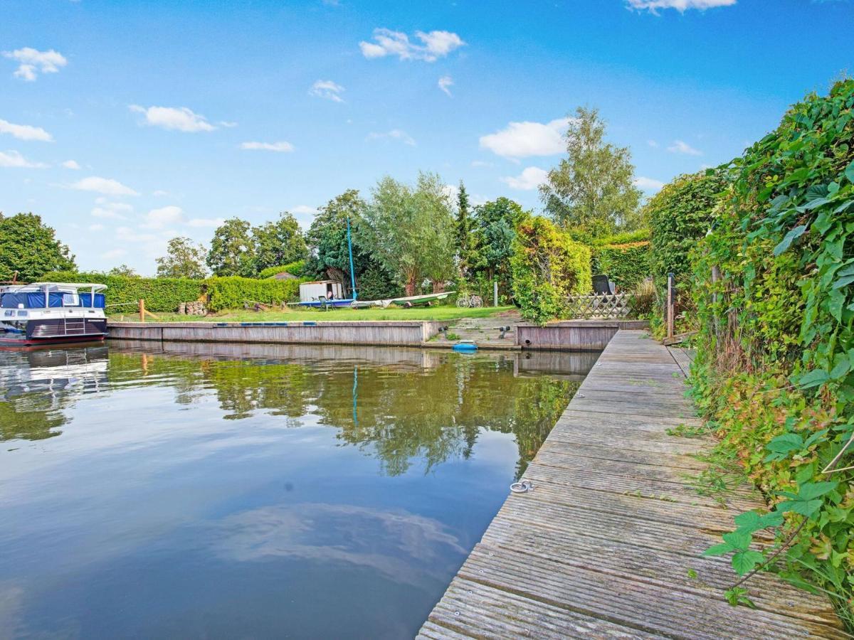 Waterfront Holiday Home With Jetty Boornzwaag over de Wielen エクステリア 写真