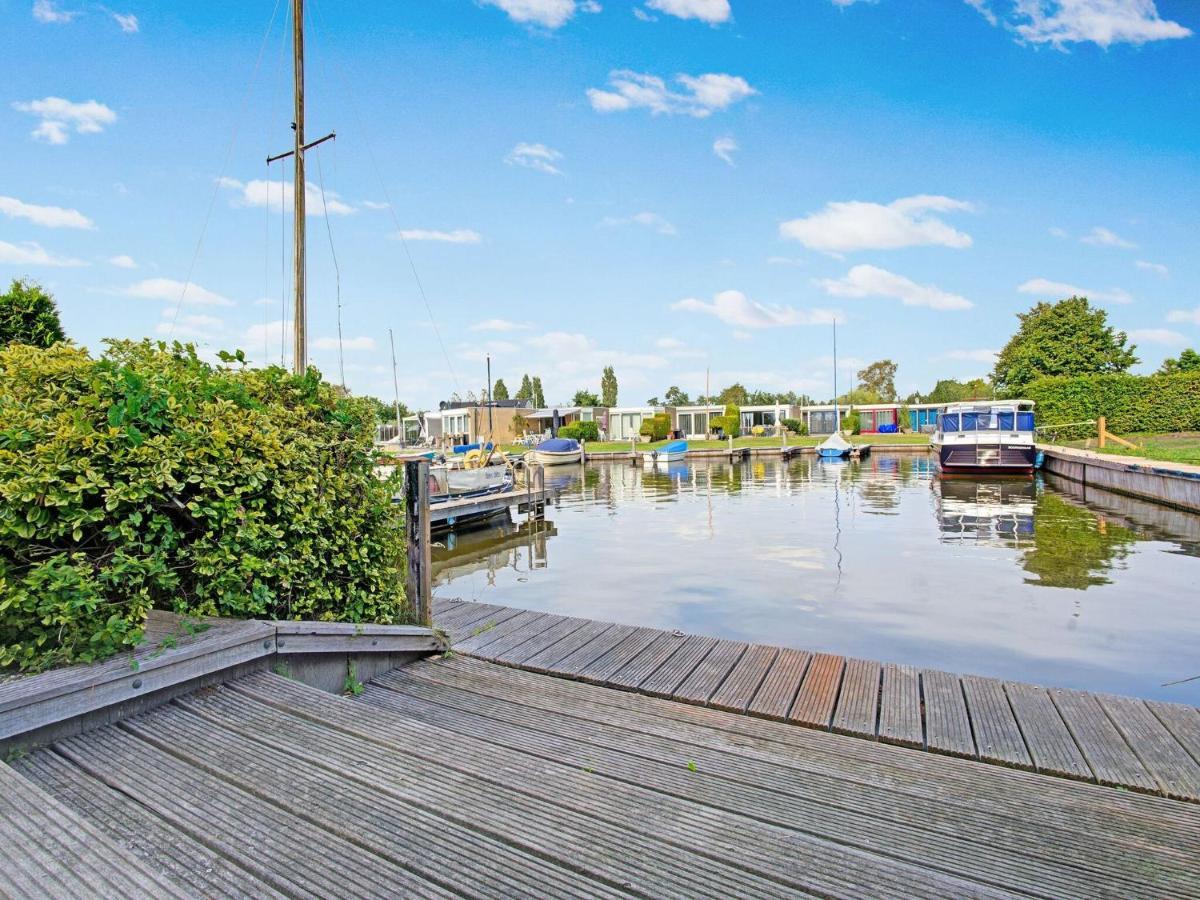 Waterfront Holiday Home With Jetty Boornzwaag over de Wielen エクステリア 写真